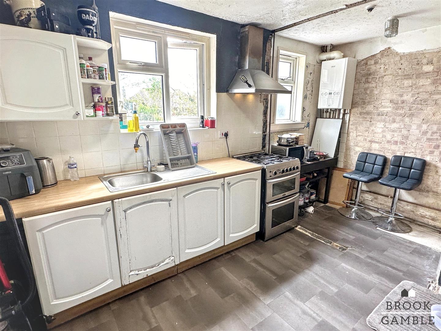 2 Bedroom House. Cavalry Crescent in Eastbourne,  5